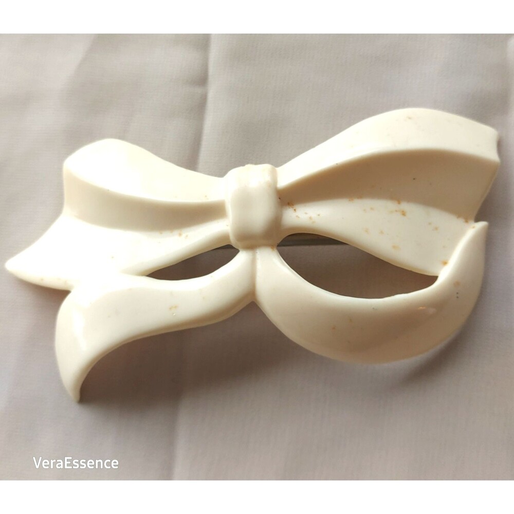 Unusual Vintage 80s 90s Ivory Cream Beige Plastic Celluloid Bow Barette France